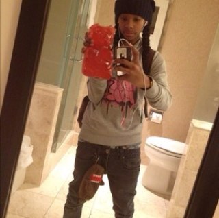 RealRayRay's profile picture. Waassup! Im LookInn Forr my #1 Girl Follow Me. Follow Back. If U Dont think im real then dont follow! :-)