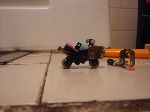 cesarix1987's profile picture. Meditabundo, loco, amante de los libros, autos y de vez en cuando... medico de guerra, en algun lugar lúgubre del sistema de salud mexicano