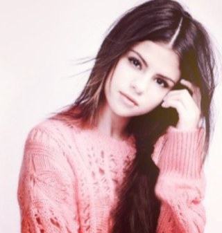 Selena is flawless❥