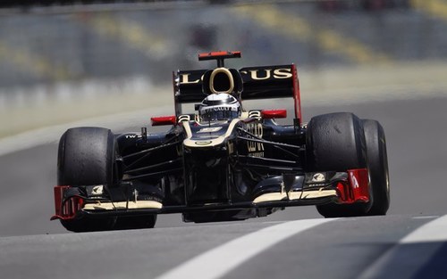ヴィジュアル系好きでサッカーとF１も好きです。趣味はカラオケです。