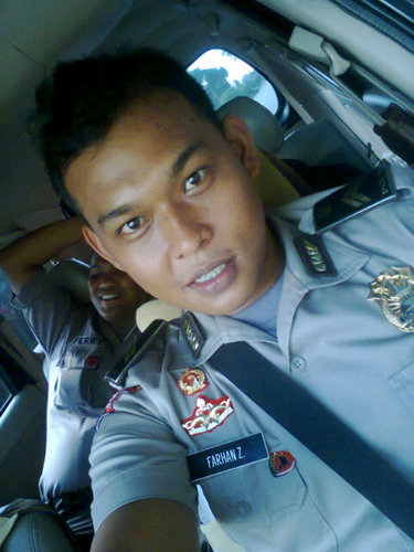 Pengen berteman dengan semua ☺Rǟπ9