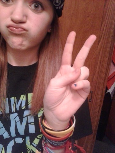 im 16. female. lesbian. 4 months clean. just here to help you guys out. c: