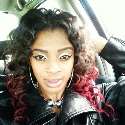 Im tough , ambitious , and knows exactly what I want ! if that makes me a bitch , so be it !!  ♀+♀= Love #TeamGod #TeamLesbian #LakersNation #iDance
