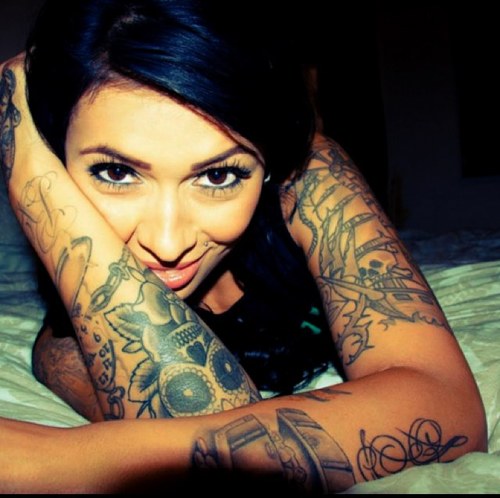 i love my crazy unicorn. if your a girl with loads of tattoos i will find you extremely sexy.