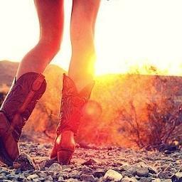 Canadian country girl, I don't say y'all but I wish I did, I love baseball and nice trucks, family is everything to me and I love life