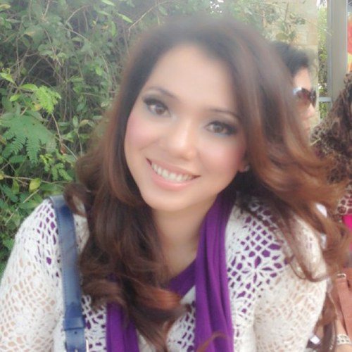 Aircraft junkie, love singing, politic and travelling. soon back to be student at Doctoral of Management Conflict.