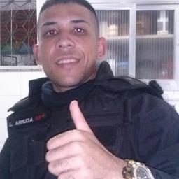 Olá meu nome e leonardo arruda...
odeio traficante,viciado,e gente que curte musiquinha de bob marley um bando de nojento...