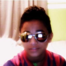 viva su vida que yo vivo la mia ¿si yo no hablo de nadie porque hablan de mi? asi es como me gusta vivir ami caminando y que se me caiga el jean, NO MOLESTE MAS