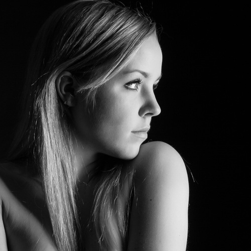 Nude Art Models - Magazine for the Art of Nude Photography