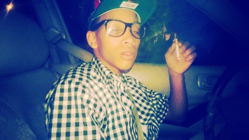 @preetyblackk here  legally grown | single | weed head | dont play | coo asf | follow my white boy && follow me we follow back (: