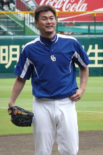 アンティーク着物、リサイクル着物のお店で仕事しています。
着物と、ドラゴンズと、神輿と阿波おどり、落語にお蕎麦をこよなく愛しています。