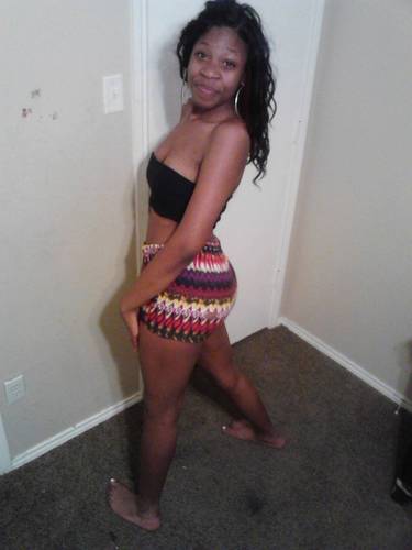 She 5'7 136 lbs Pretty Fine Brown Yea Its Me Quenesha Hooks That Eastwood Youngin No Mention No Follow Back (: # Oh Yeaa Im Single Too