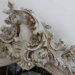 Runs an online antique and vintage furniture store with some quirky, one-off bits for the home thrown in too