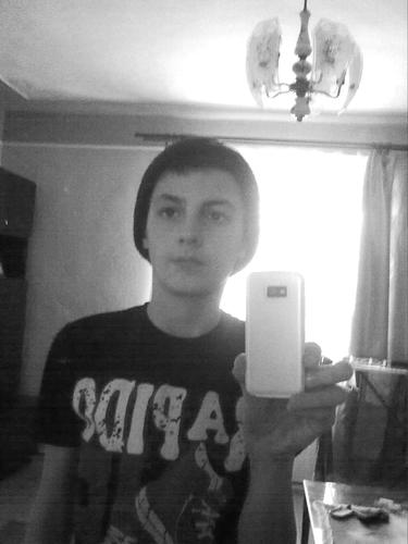 Rocker Vagyok Szia Hello.Skype nevem:bakoshgaby.Lehet jelölni.Csáó.