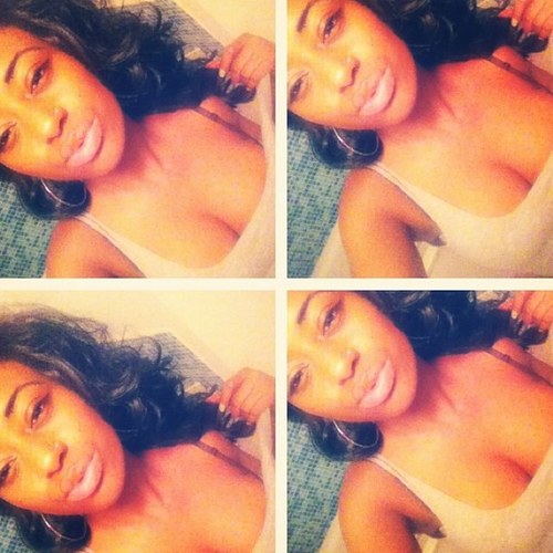 Single looking for the one solo bitch i dont do these fake ass bitches out cheaa get at a young queen