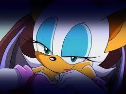 [16]Soy Rouge the bat una murciélago con ansias de hacerse con la Master Emerald.Soy la mejor espía de G.U.N.Siempre voy contigo Shadow.