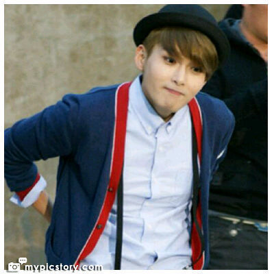 haloola06's profile picture. جمِيل ان ترىَ قلباً يحاول إسعادك ويبعد الحُزن منك دون ان تطلب منهُ ، لأنه يرىَ في إبتسامتك سَعادة وفرحاً لهُ