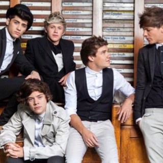 One direction are my idols they are 100% perfect i have allways been nialls girl... All ways and forever :D im going to london to the 1D shop soon :D