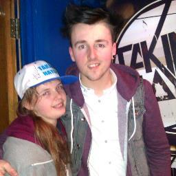 name is Abbii. Love going to gigs. Best friend is @SabrinaTHDV1 fav band is @Takinghayley @KIGHofficial #KIGHPeace runner of @OFHstreetteamUK & @Amaryllis_UK_ST
