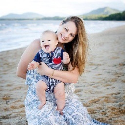 Danielle Esler.  Balancing professional life with three young kids. Blogs about exploring the world and my neighborhood with them.