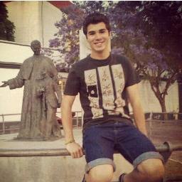 Pablooo_MM's profile picture. Y aquí tú y yo, solo quedamos los buenos, nadie nos enseña donde parar.