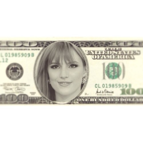 I wish Bella Thorne would follow me shes my idol!