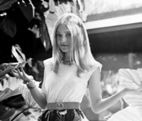 DakotaResource's profile picture. The Dakota Fanning twitter resource.