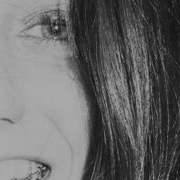 Caaarolina239's profile picture. Son necesarios cuarenta músculos para arrugar una frente, pero sólo quince para sonreír ㋡
#Nakamurastyle