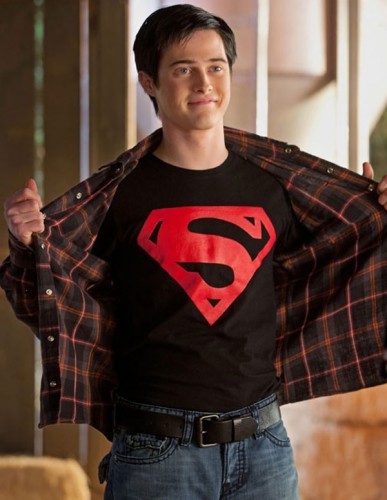 Conor_kent_'s profile picture. My Name Is Superboy, I'm A Clone Created By N.O.W.H.E.R.E. And Designed To Be A Living Weapon DNA From Superman and lex luthors mentor kal-el