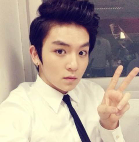 (2011.08.28)[950227] I'm not real ricky !! Just 'bot' Account, Real : @TEEN_TOP / 양도일(12.04.02) / 2011.9월 이후 틴탑 봇 생성 금지