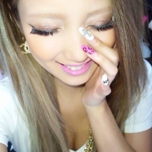 Hello!! Name is Yumi!! Nice meet you!! Follow pls（＾ω＾）