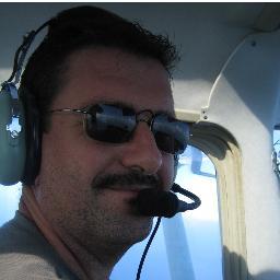 Informatique mobile, aviation, et musique caribéenne sont mes hobbies.