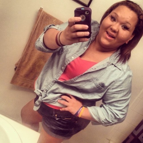 I dont use this twitter anymore. Follow me @simplyleaa_
