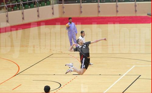 لاعب كرة طائرة .