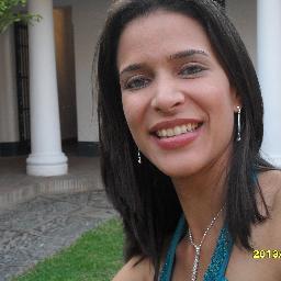 Simplemente como soy!!! madre,esposa,amiga,hermana y todo lo que hago lo hago muy bien....