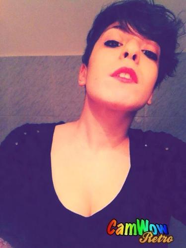 .She burns like the sun,and I can't look away,
And she'll burn our horizons,make no mistakes. 3