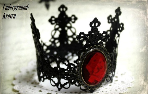 Looking for young artist with talent 
         Features|Blogs|AlbumArtwork
          Who will have the crown next.