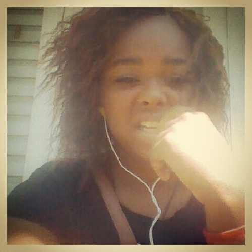 FOLLOW MEEEE ! & LOVE PEACE ♥