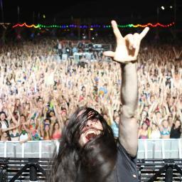 Let's dive in head first as a family to help spread love, music, art, opinions and ideas to give back to the community. (Unofficial account)