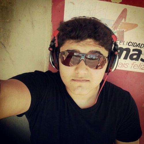 Introvertido e extrovertido ao mesmo tempo ;p