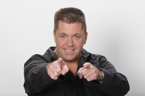 Sänger,Schauspieler,Autohändler,na ihr wisst schon ;-))