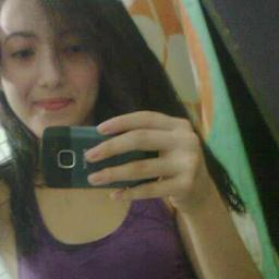 Taurina, apelido: Bia, defeito: muitos. Amiga, sincera, gentil(na medida do possivel). A menina sonhadora.