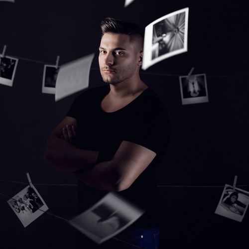 Sunt Stefan Tudorache, un pasionat fotograf de nunta care reuseste sa imbine stilul fotojurnalistic cu cel portretistic.