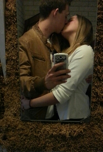 ♥tim!!!!!!!!  18 jaar. Volleybal.  familie en vrienden nummer 1! motto: listen to your heart! #teamblond YOLO :)