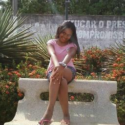 Soou Romantiica, Carente, Educada, Doce, Intensa.
 Agoora me Provoca Qe Eu Te Mostro Meeu Lado Agressiva, Cruel, Vingatiiva Grossa e Perigoosa ' . ; ) ' ~ ( 8