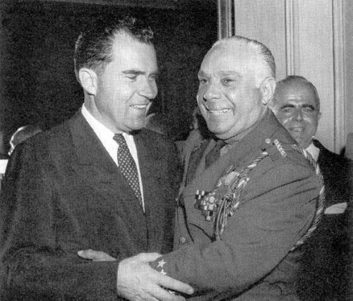 Militar y político dominicano. Dictador del país como generalísimo del Ejército, gobernó primero desde 1930 hasta 1934 y de facto, hasta ser asesinado en 1961