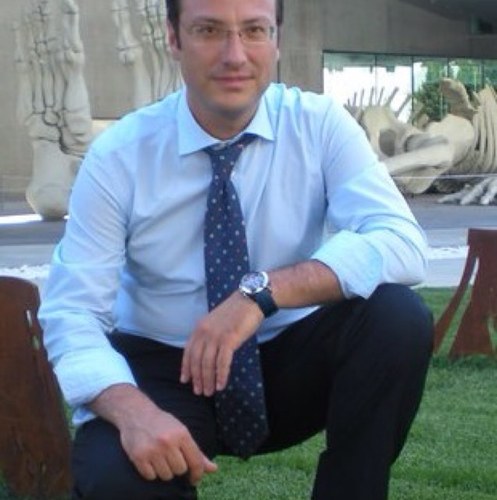 Avvocato, consigliere comunale dal 1994 al 2007, consigliere provinciale prima eletto e poi assessore, diventa Sindaco di Comiso nel 2008 al primo turno.