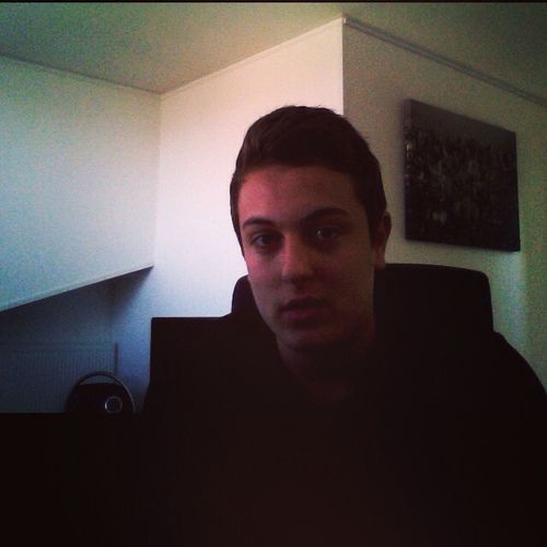 Instagram: levi_322