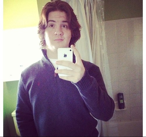 Garrett_Meegan's profile picture. Danglin benders and snippin tenders since 97'