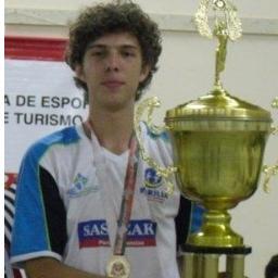 Poeta, Enxadrista, Educador e Jogador. Moro em Marília onde cursei 2 anos de pedagogia na UNESP. Sou presidente do Marília Xadrez & Clube da Mente deis de 2009.